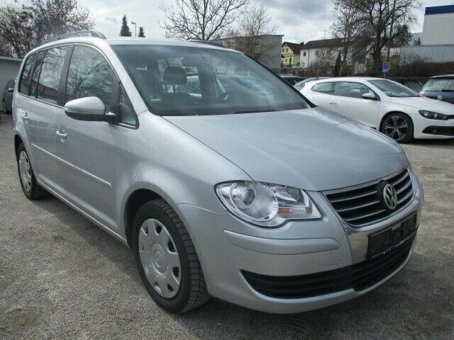 Gebraucht VW Touran Trendline 140 PS (102 kW) 2010 Silber metallic Van / Kleinbus