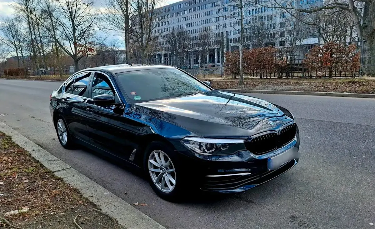 Gebraucht BMW 520 185 PS (136 kW) 2018 Schwarz Limousine