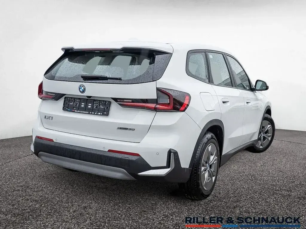 Używany BMW iX1 Performance 230 kW (313 KM) 2023 Biały SUV