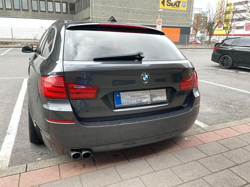 Gebraucht BMW 523 204 PS (150 kW) 2011 Grau Kombi