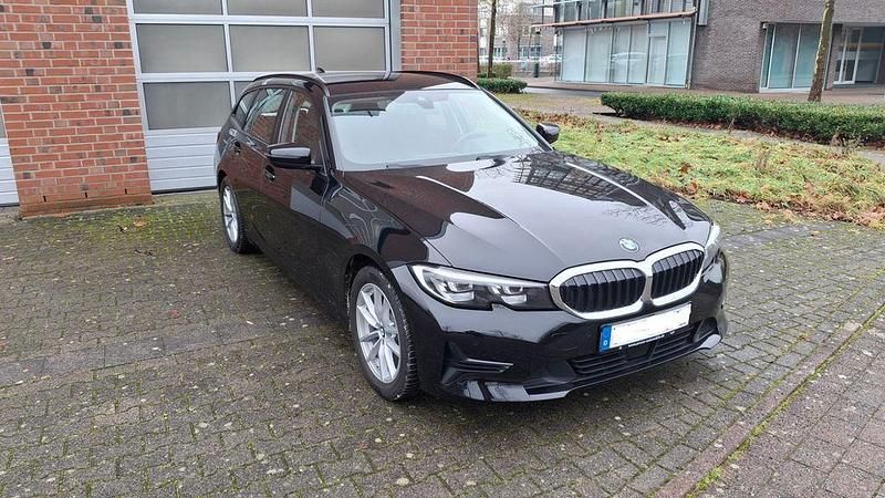 Gebraucht BMW 320 190 PS (139 kW) 2022 Schwarz Kombi