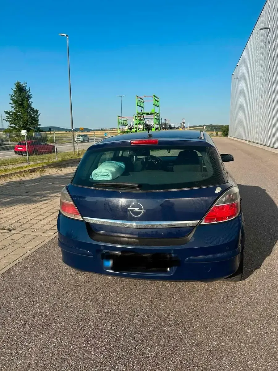 Gebraucht Opel Astra 116 PS (85 kW) 2008 Blau Limousine