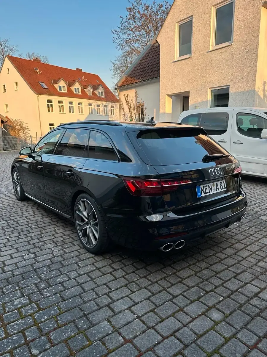 Używany Audi S4 341 KM (250 kW) 2022 Czarny Kombi
