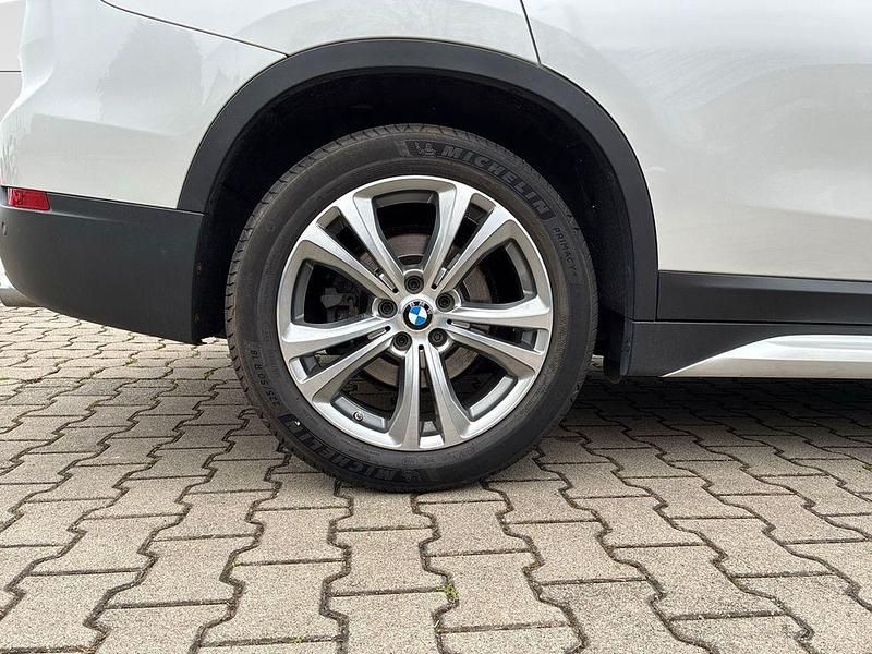 Gebraucht BMW X1 Sport Line 190 PS (139 kW) 2019 Mineralweiß metallic SUV