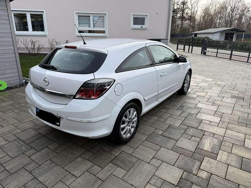 Gebraucht Opel Astra GTC 116 PS (85 kW) 2007 Limousine