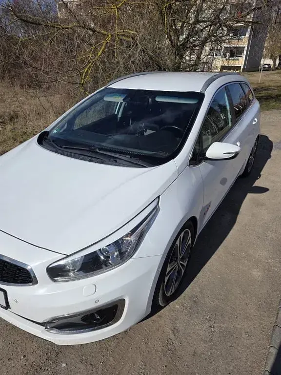Gebraucht Kia Ceed 136 PS (100 kW) 2016 Weiß Kleinwagen