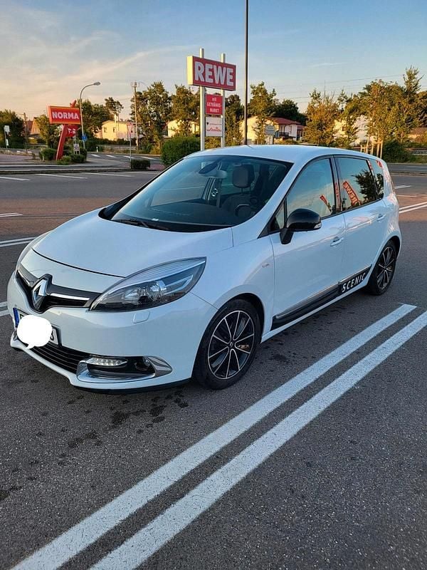 Weiß Gebraucht 2013 Renault Mégane III Limousine | 4.500 € (Guter Preis) - Bild 1/4