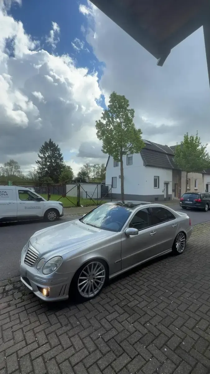 Gebraucht Mercedes E500 Avantgarde 306 PS (225 kW) 2002 Limousine