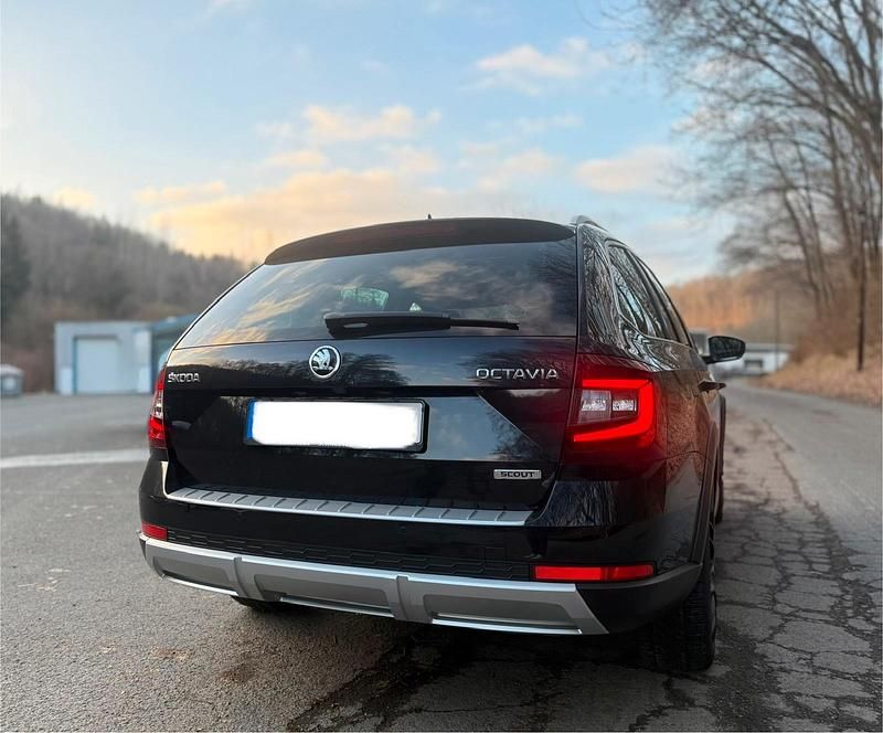 Gebraucht Skoda Octavia Scout 190 PS (139 kW) 2020 Schwarz Kombi