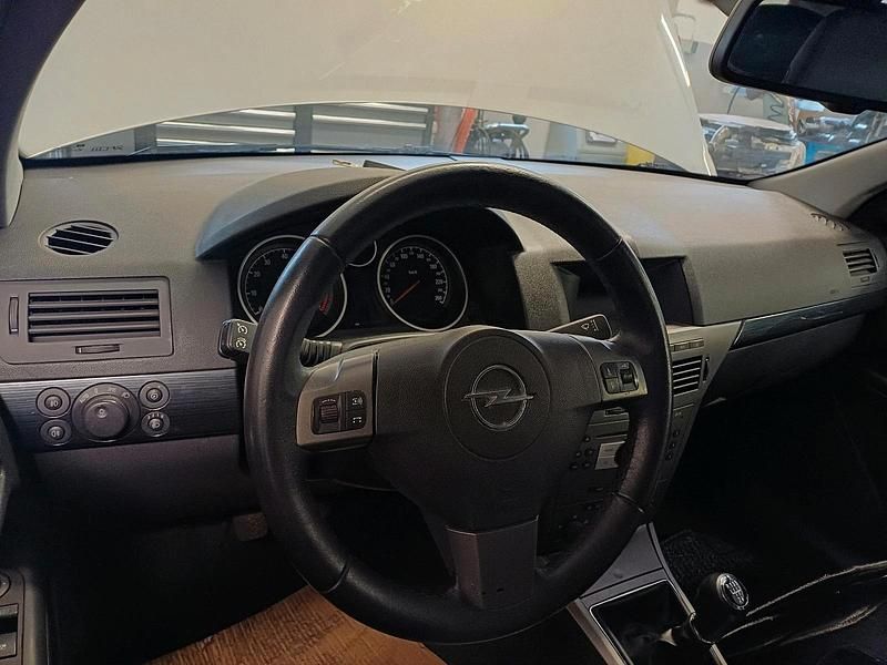 Gebraucht Opel Astra GTC 125 PS (91 kW) 2005 Grau Coupé