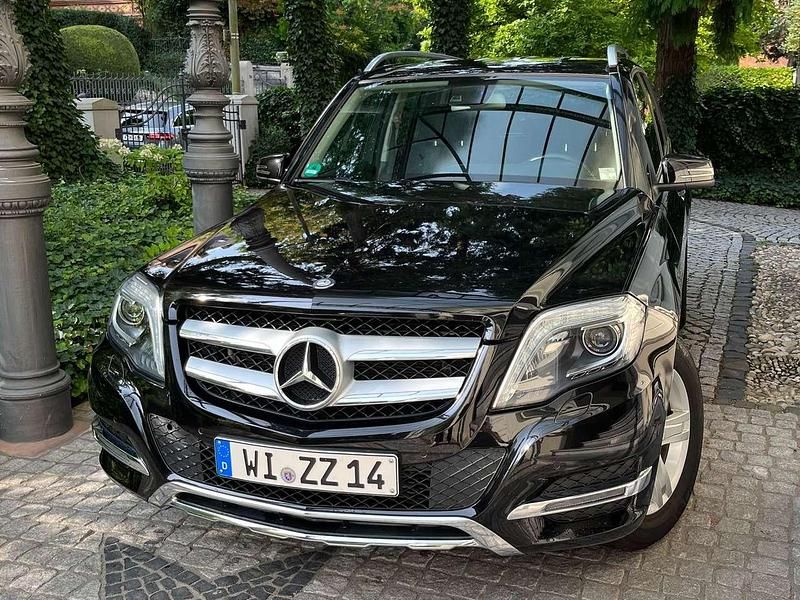 Schwarz Gebraucht 2015 Mercedes GLK220 SUV | 27.000 € (Teuer) - Bild 1/4