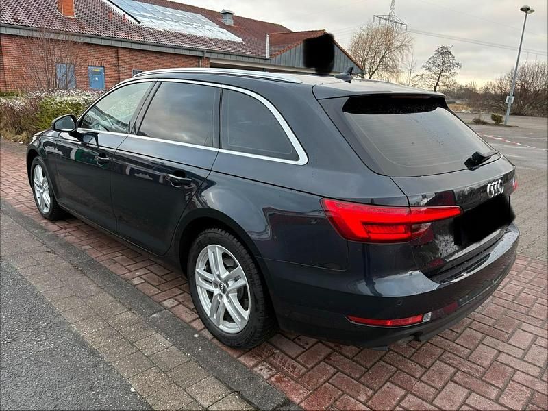 Gebraucht Audi A4 150 PS (110 kW) 2016 Blau Kombi