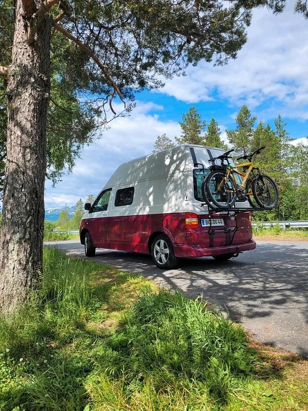 Rot Gebraucht 2008 VW T5 Van | 12.500 € - Bild 1/4