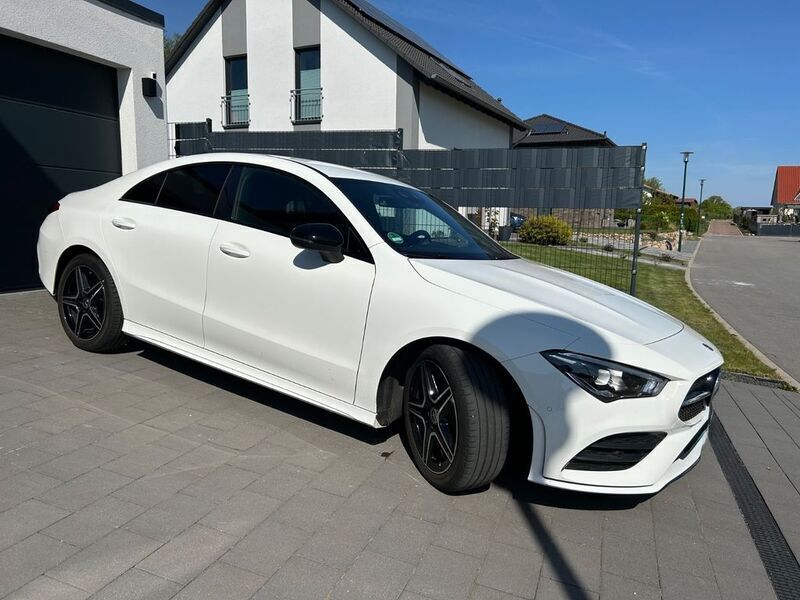 Weiß Gebraucht 2019 Mercedes CLA180 AMG Limousine | 27.500 € (Etwas zu teuer) - Bild 1/4