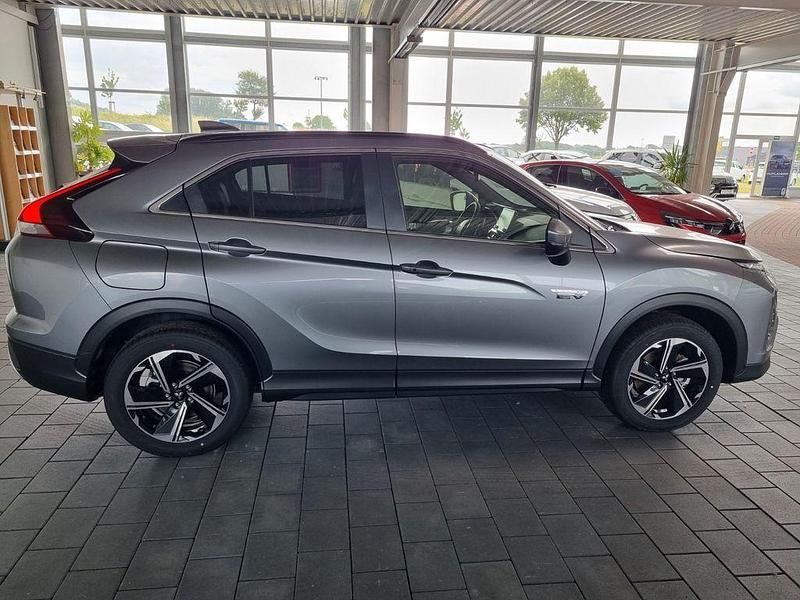 Gebraucht Mitsubishi Eclipse Cross Plus 188 PS (138 kW) 2024 Grau SUV