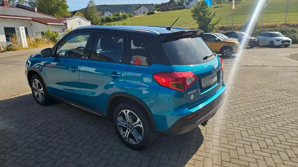 Gebraucht Suzuki Vitara Comfort+ 120 PS (88 kW) 2016 Blau SUV