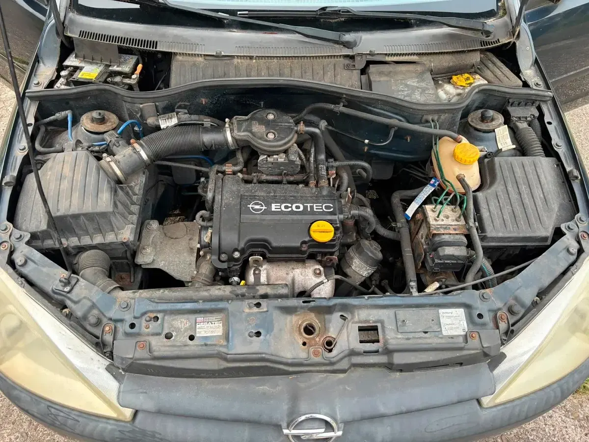 Gebraucht Opel Corsa 58 PS (42 kW) 2001 Violet Kleinwagen