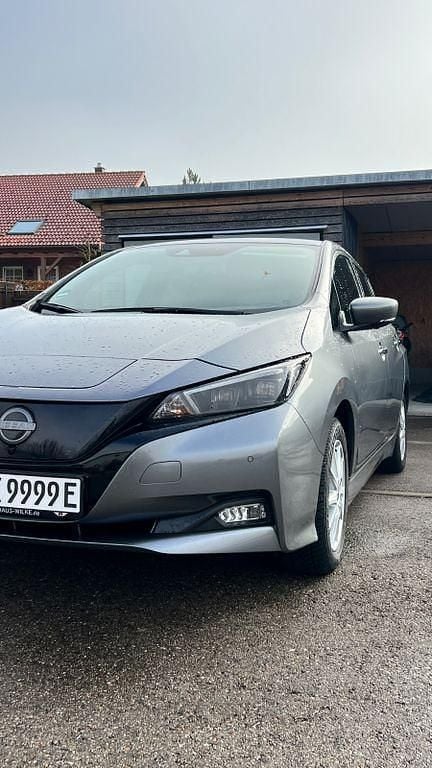 Gebraucht Nissan Leaf N-Connecta 110 kW (150 PS) 2022 Grau Kleinwagen