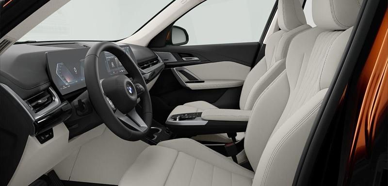 Gebraucht BMW X1 Comfort Edition 163 PS (119 kW) 2025 Orange SUV