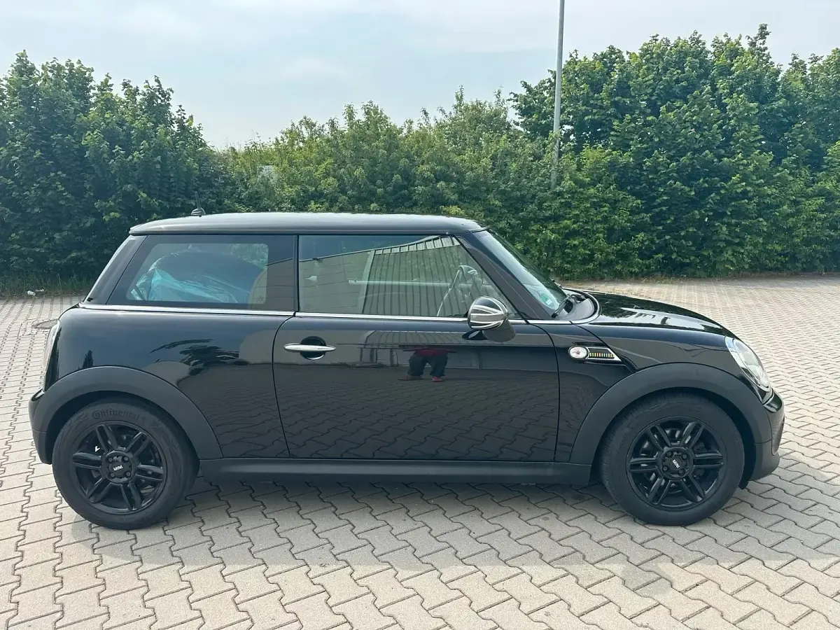 Gebraucht Mini ONE 98 PS (72 kW) 2013 Schwarz Kleinwagen
