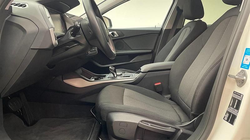 Gebraucht BMW 118 Advantage 136 PS (100 kW) 2024 Alpinweiß uni Kleinwagen