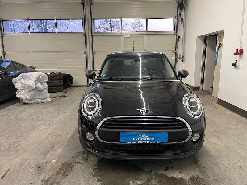 Second-hand Mini ONE 102 CP (75 kW) 2018 Negru Hatchback