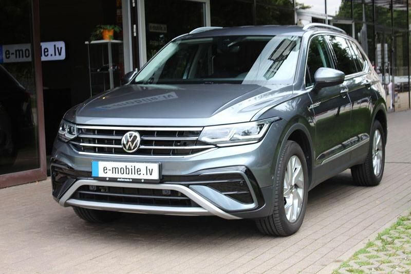 Grau Gebraucht 2023 VW Tiguan Allspace Elegance SUV | 36.450 € (Superpreis) - Bild 1/4