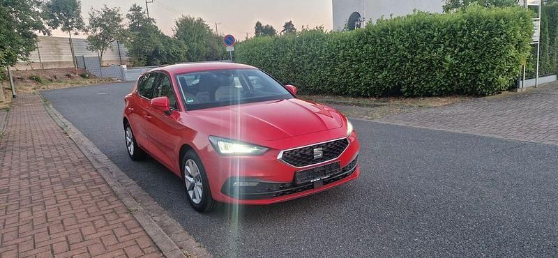 Rot Gebraucht 2021 Seat Leon Style Limousine | 11.377 € (Fairer Preis) - Bild 1/4