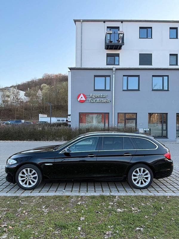 Gebraucht BMW 525 218 PS (160 kW) 2012 Schwarz Kombi