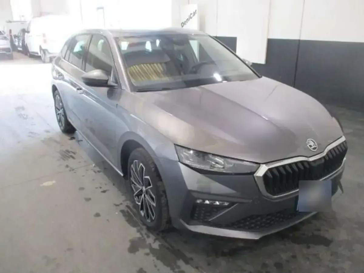 Gebraucht Skoda Scala Selection 116 PS (85 kW) 2024 Graphitegrau metallic Kleinwagen