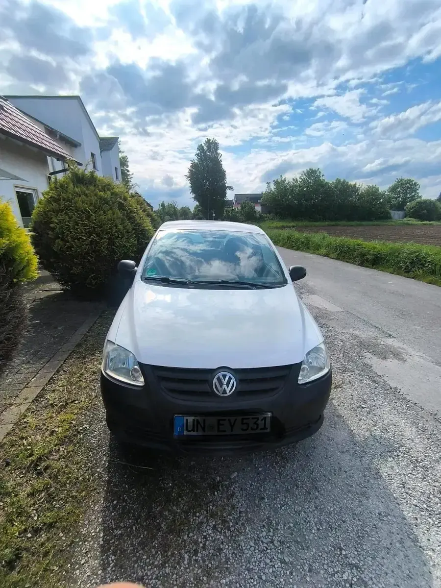Gebraucht VW Fox 54 PS (39 kW) 2008 Weiß Kleinwagen