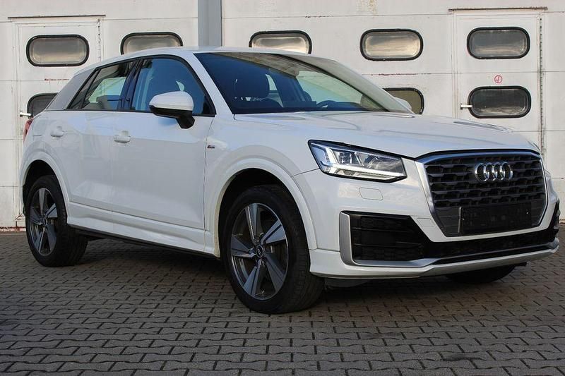 Gebraucht Audi Q2 S-Line 150 PS (110 kW) 2020 Gletscherweiss SUV