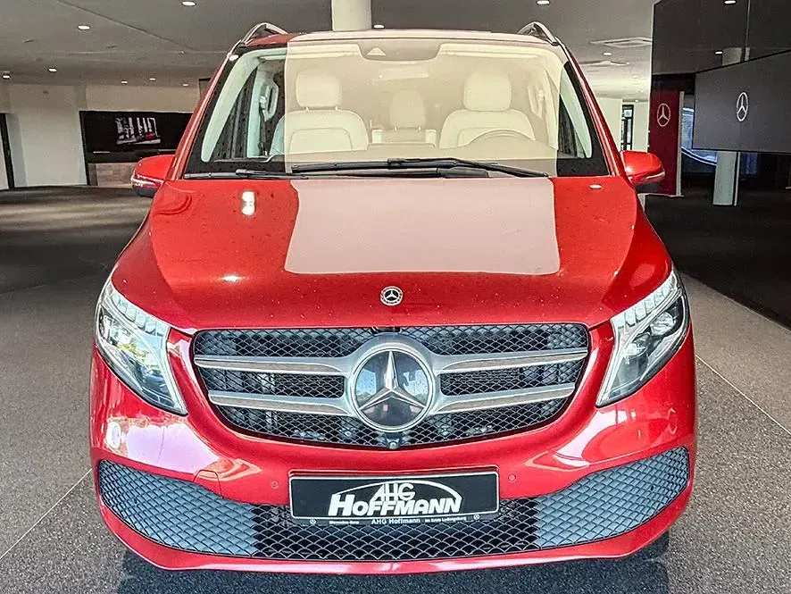 Gebraucht Mercedes V300 237 PS (174 kW) 2021 Rot Van / Kleinbus