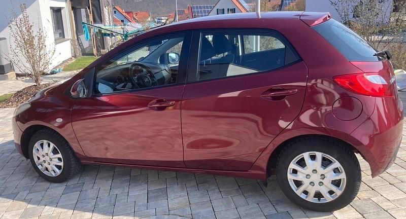 Gebraucht Mazda 2 84 PS (61 kW) 2011 Rot Kleinwagen