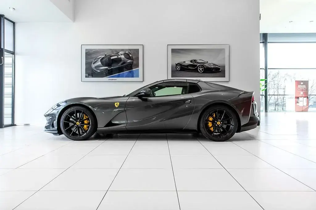 Gebraucht Ferrari 812 795 PS (584 kW) 2023 Grau Cabrio