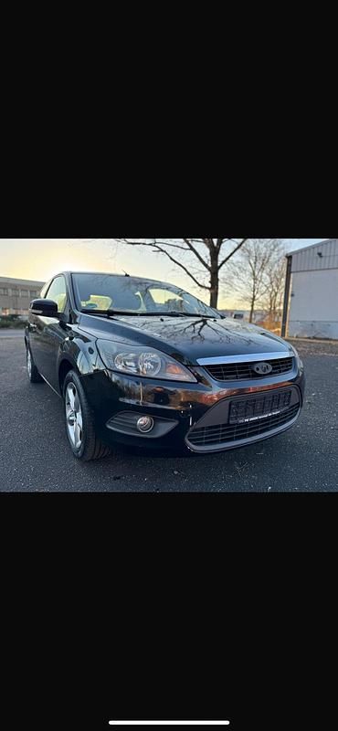 Gebraucht Ford Focus 104 PS (76 kW) 2010 Schwarz Coupé