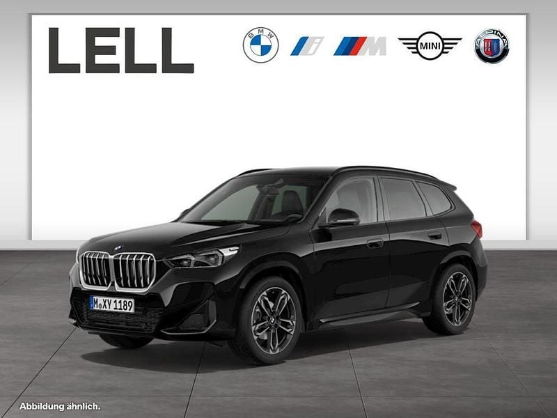 Schwarz Neu 2025 BMW X1 M Sport SUV | 51.990 € - Bild 1/4