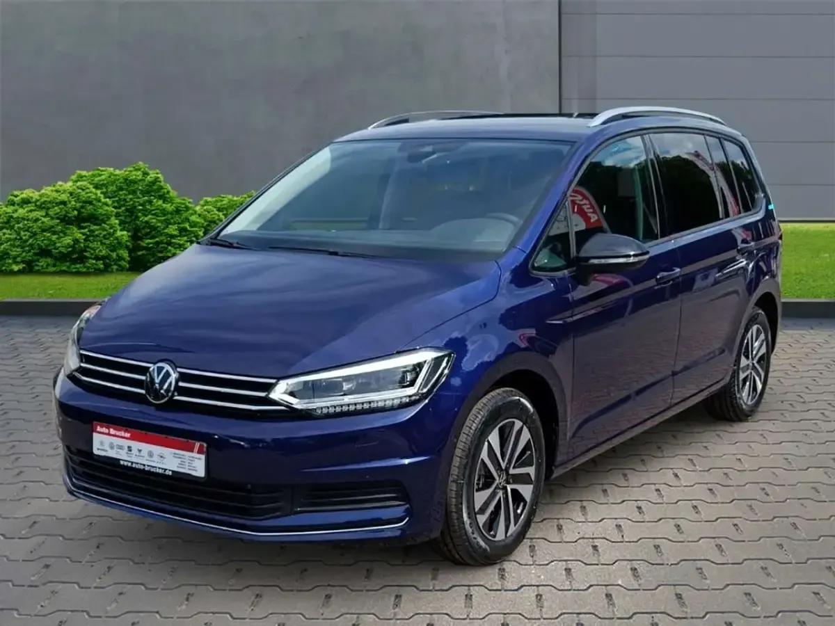 Neu VW Touran Comfortline 150 PS (110 kW) 2026 Blau Van / Kleinbus