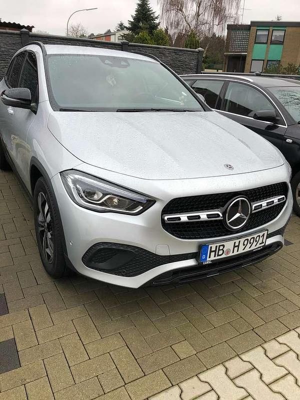 Gebraucht Mercedes GLA200 156 PS (114 kW) 2020 Silber SUV