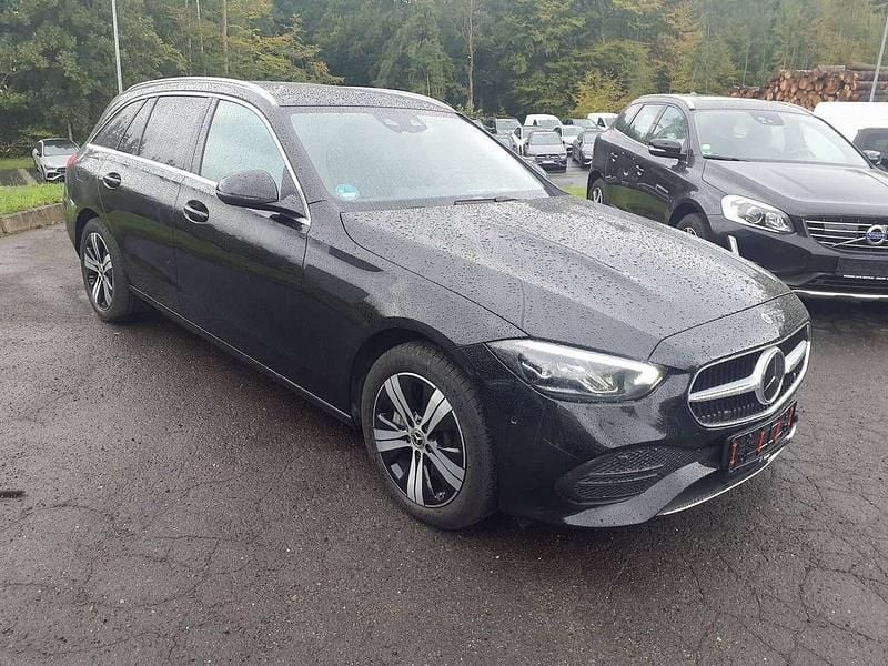 Schwarz/baltic black Gebraucht 2023 Mercedes C300e Kombi | 26.500 € (Superpreis) - Bild 1/3