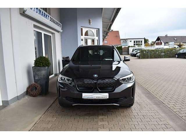 Gebraucht BMW iX3 Shadowline 210 kW (286 PS) 2021 Grau metallic SUV