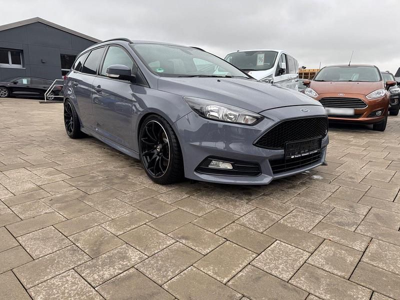 Gebraucht Ford Focus ST 250 PS (183 kW) 2016 Grau Kombi