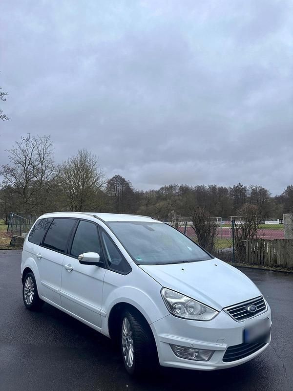Gebraucht Ford Galaxy 163 PS (119 kW) 2014 Weiß Van / Kleinbus