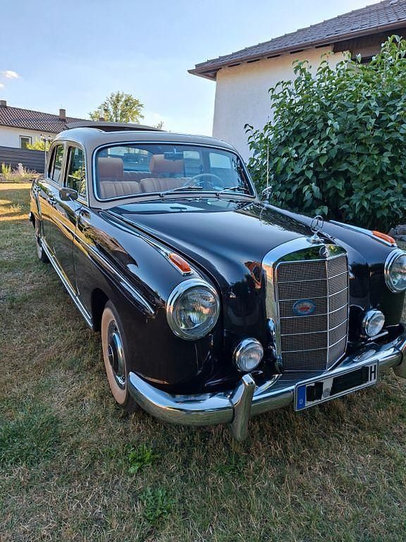 Braun Gebraucht 1957 Mercedes 220 Limousine | 67.500 € - Bild 1/4
