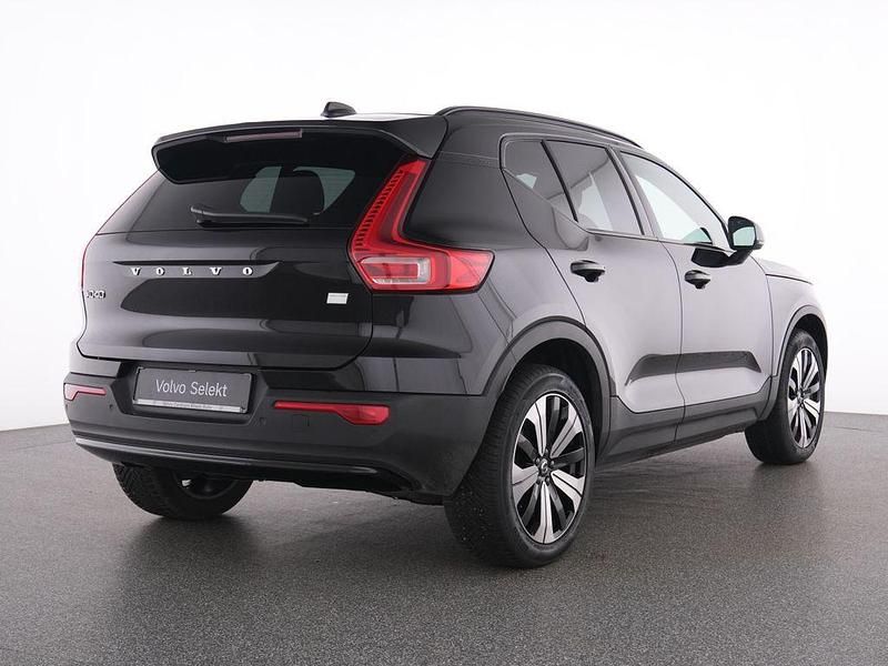 Gebraucht Volvo XC40 Plus 169 kW (231 PS) 2023 Schwarz onyx black / metallic SUV