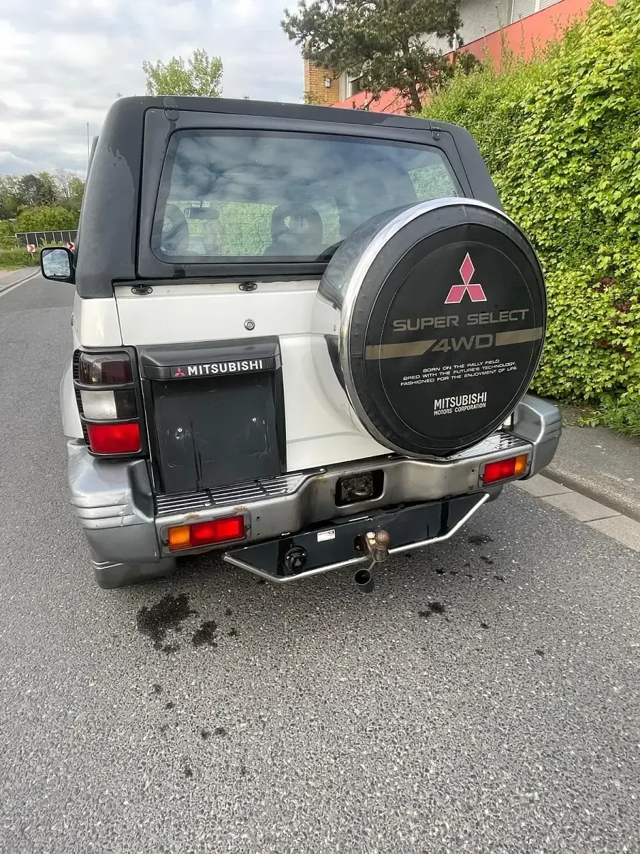 Gebraucht Mitsubishi Pajero 150 PS (110 kW) 1993 Silber SUV