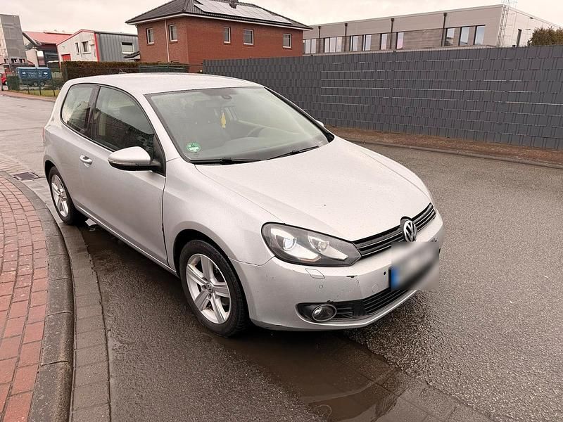 Gebraucht VW Golf 105 PS (77 kW) 2010 Silber Coupé
