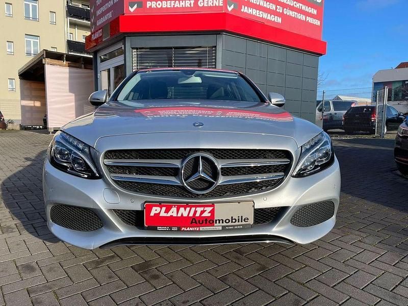 Gebraucht Mercedes C200 184 PS (135 kW) 2016 Iridiumsilber Limousine