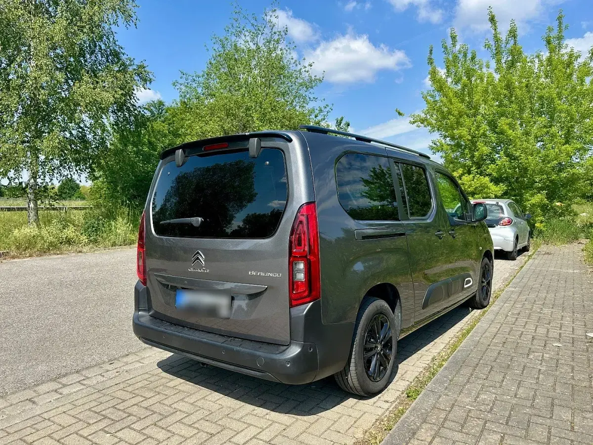 Gebraucht Citroën Berlingo Shine 133 PS (97 kW) 2023 Grau Van / Kleinbus