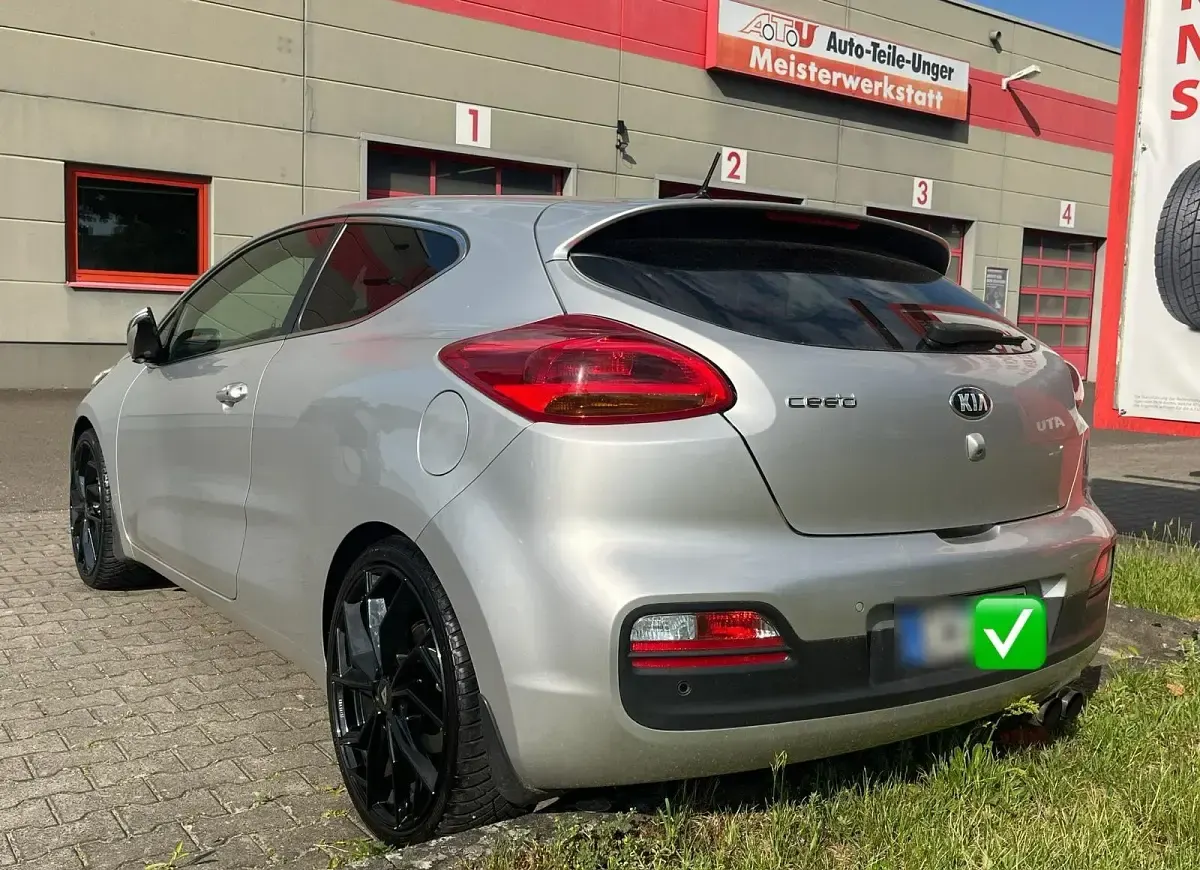 Gebraucht Kia Ceed 135 PS (99 kW) 2015 Grau Kleinwagen